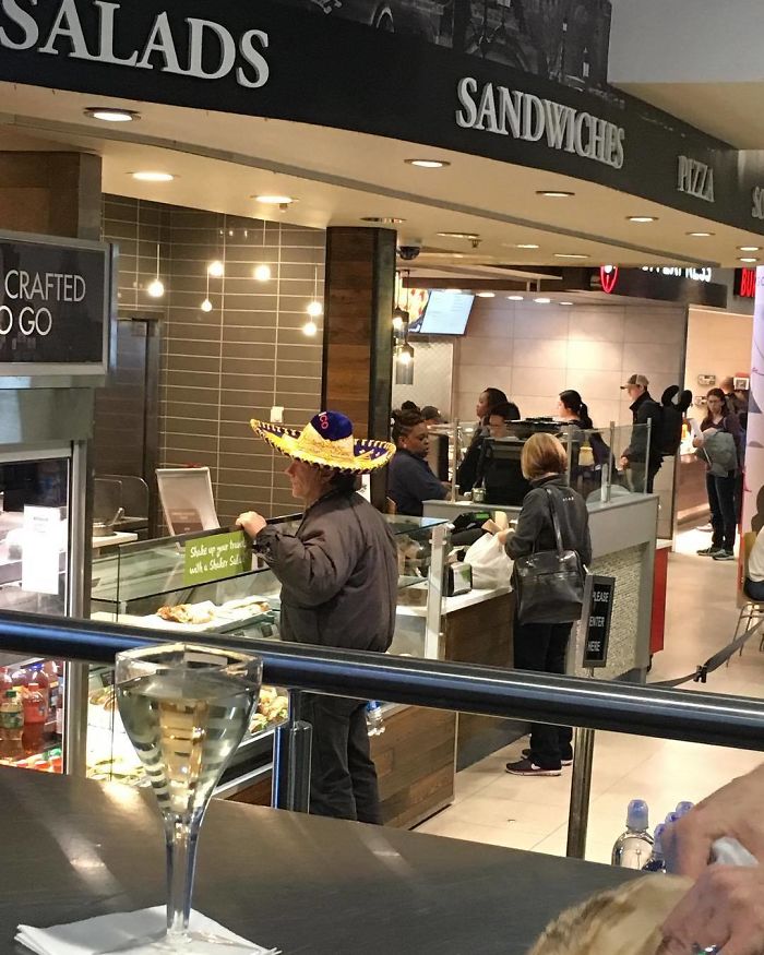 126 Times People Had To Look Twice To Understand What They Were Seeing At The Airport 126 Times People Had To Look Twice To Understand What They Were Seeing At The Airport