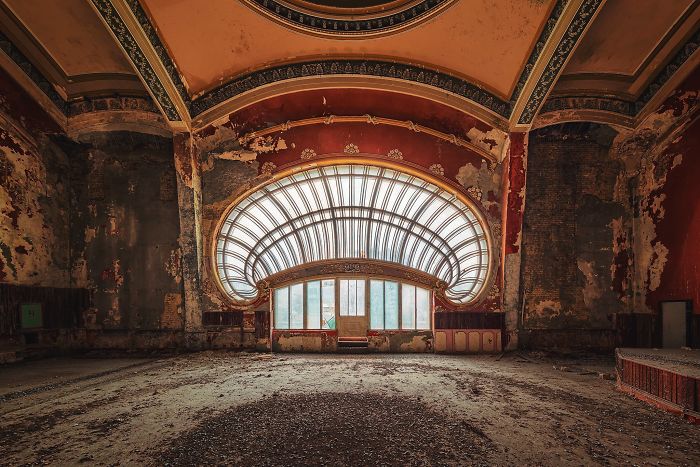 Photographer Takes Pictures Of Abandoned Buildings Around Europe Photographer Takes Pictures Of Abandoned Buildings Around Europe