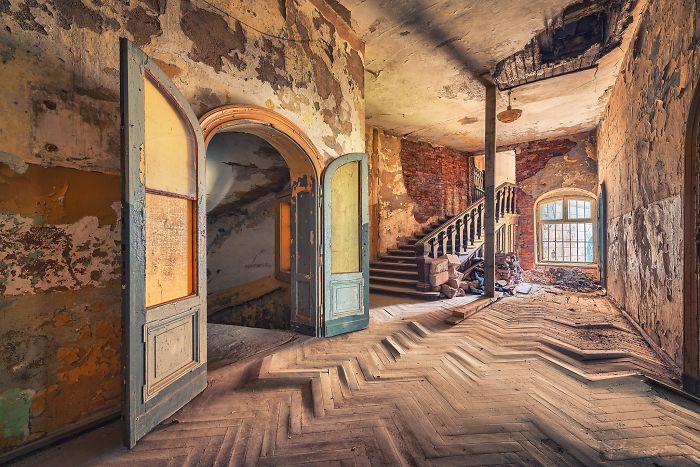 Photographer Takes Pictures Of Abandoned Buildings Around Europe Photographer Takes Pictures Of Abandoned Buildings Around Europe