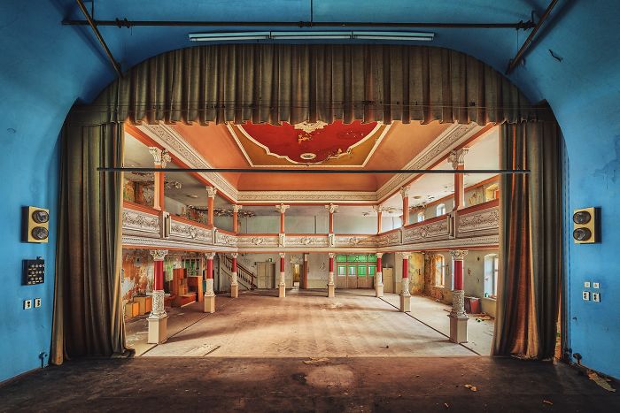 Photographer Takes Pictures Of Abandoned Buildings Around Europe Photographer Takes Pictures Of Abandoned Buildings Around Europe