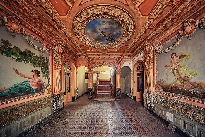 Photographer Takes Pictures Of Abandoned Buildings Around Europe Photographer Takes Pictures Of Abandoned Buildings Around Europe