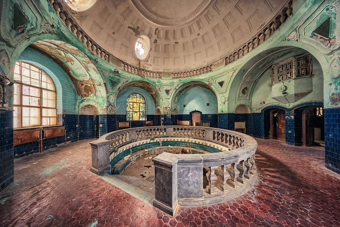 Photographer Takes Pictures Of Abandoned Buildings Around Europe Photographer Takes Pictures Of Abandoned Buildings Around Europe