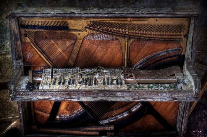 Photographer Takes Pictures Of Abandoned Buildings Around Europe Photographer Takes Pictures Of Abandoned Buildings Around Europe