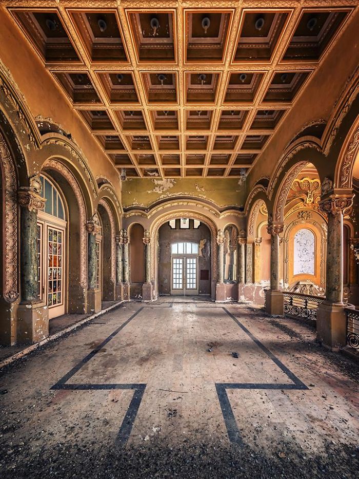 Photographer Takes Pictures Of Abandoned Buildings Around Europe Photographer Takes Pictures Of Abandoned Buildings Around Europe