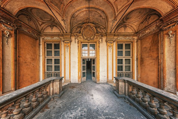 Photographer Takes Pictures Of Abandoned Buildings Around Europe Photographer Takes Pictures Of Abandoned Buildings Around Europe