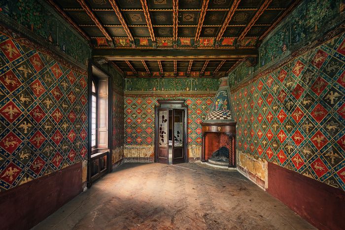 Photographer Takes Pictures Of Abandoned Buildings Around Europe Photographer Takes Pictures Of Abandoned Buildings Around Europe