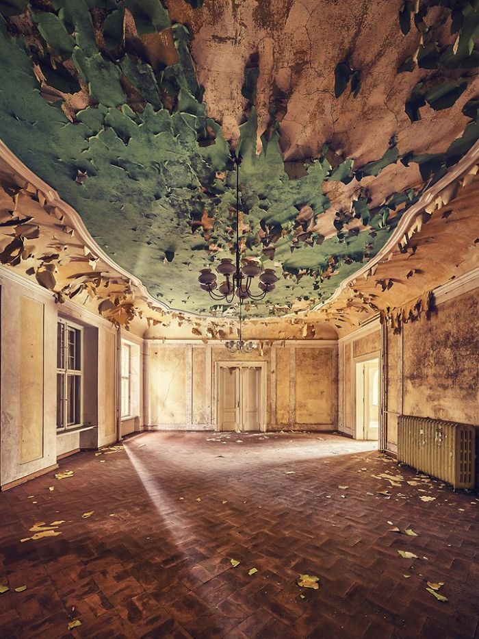 Photographer Takes Pictures Of Abandoned Buildings Around Europe Photographer Takes Pictures Of Abandoned Buildings Around Europe