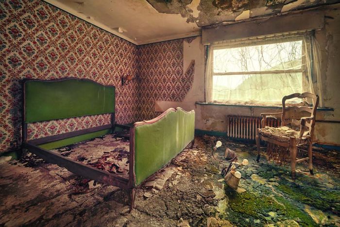 Photographer Takes Pictures Of Abandoned Buildings Around Europe Photographer Takes Pictures Of Abandoned Buildings Around Europe
