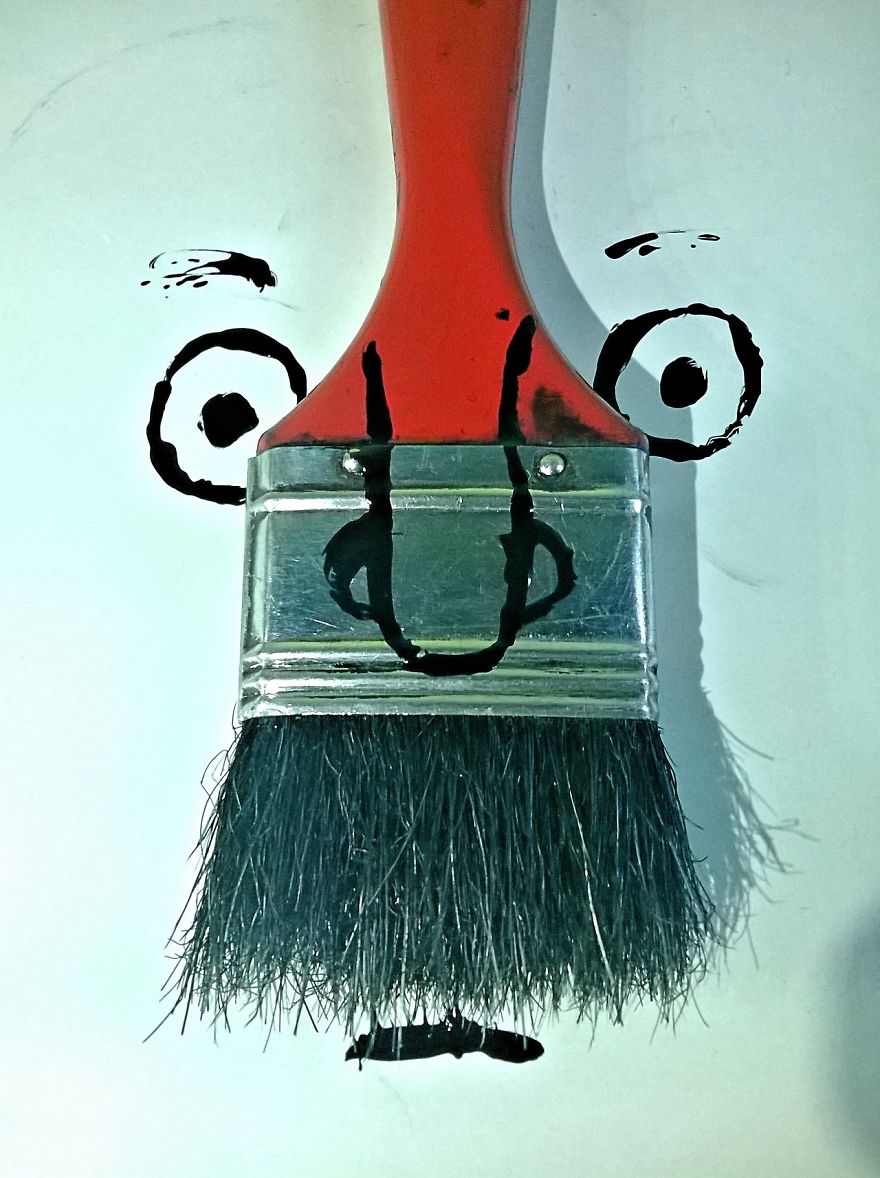 Lazy Art: I Look For Objects Lying Around To Complete My Illustrations Lazy Art: I Look For Objects Lying Around To Complete My Illustrations