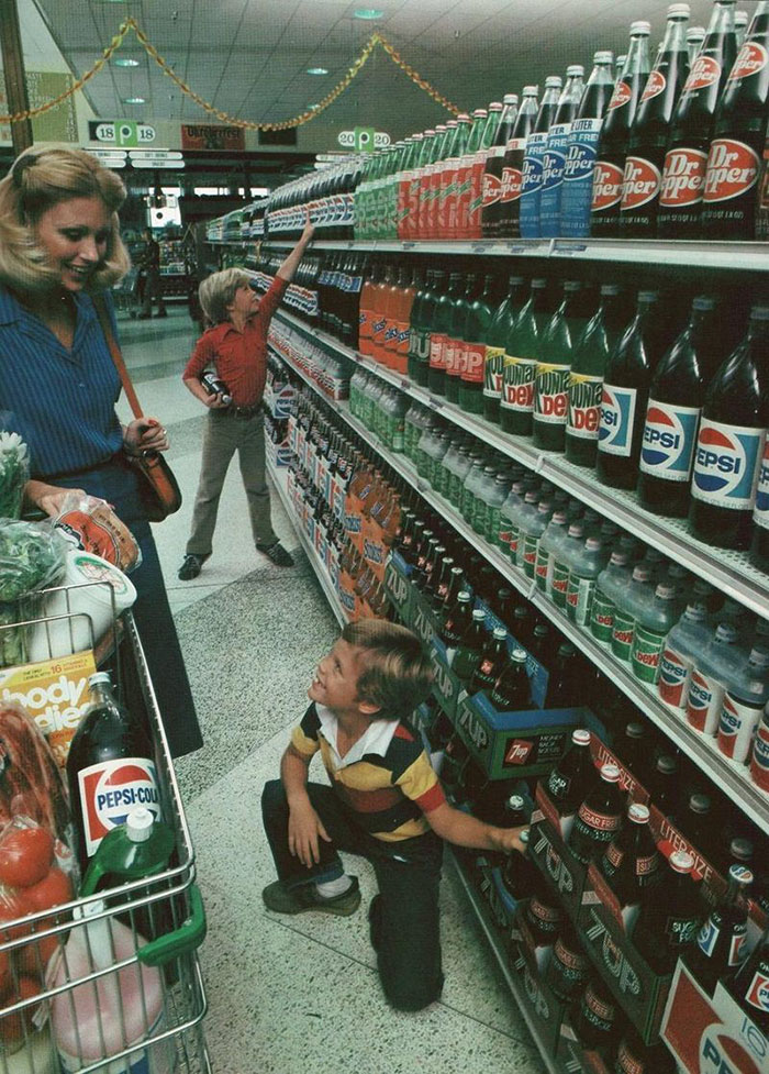 61 Rare Vintage Photos Of Grocery Stores That May Surprise You
