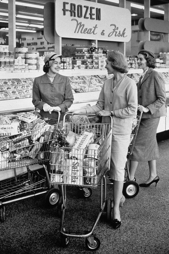 61 Rare Vintage Photos Of Grocery Stores That May Surprise You