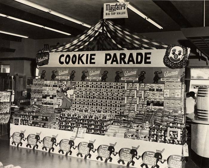 61 Rare Vintage Photos Of Grocery Stores That May Surprise You