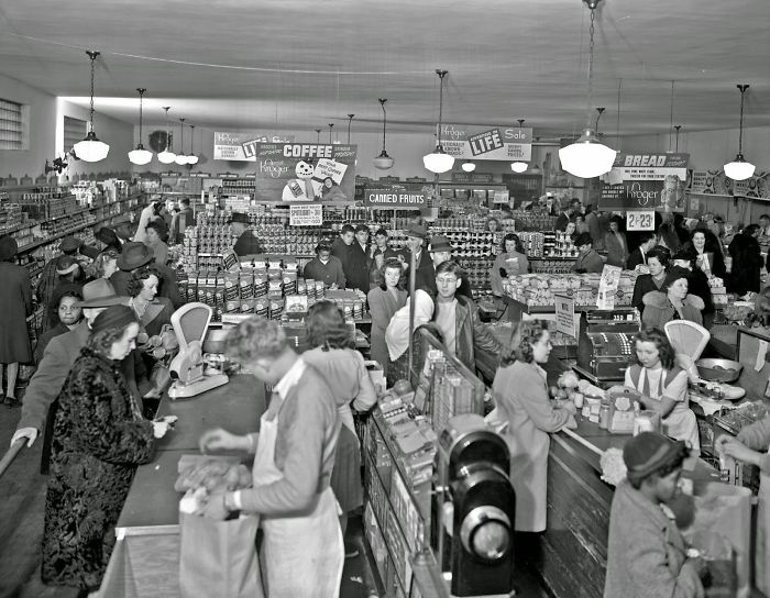61 Rare Vintage Photos Of Grocery Stores That May Surprise You