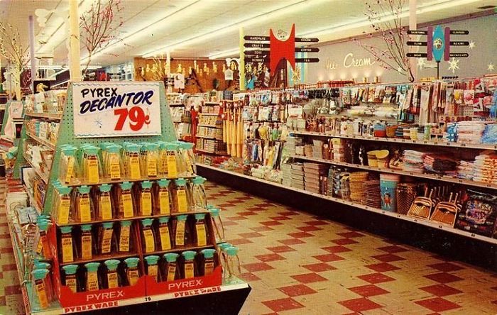 61 Rare Vintage Photos Of Grocery Stores That May Surprise You