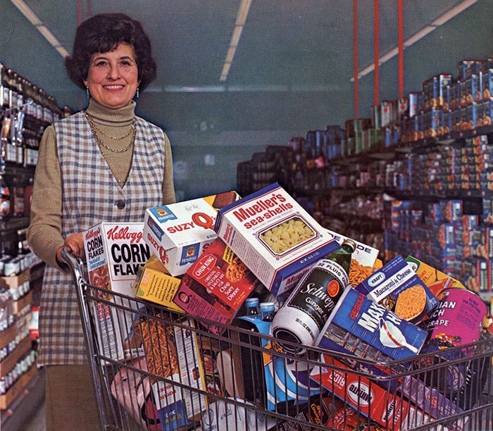 61 Rare Vintage Photos Of Grocery Stores That May Surprise You