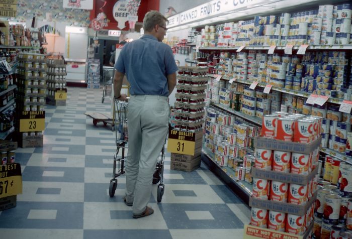 61 Rare Vintage Photos Of Grocery Stores That May Surprise You