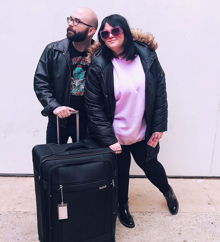 Woman Live-Tweets Two Complete Strangers Flirting On A Plane, Doesn&#8217;t Expect It Would Escalate Like This