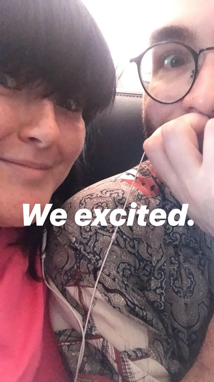 Woman Live-Tweets Two Complete Strangers Flirting On A Plane, Doesn&#8217;t Expect It Would Escalate Like This