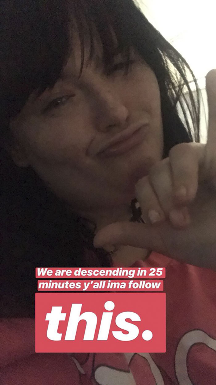 Woman Live-Tweets Two Complete Strangers Flirting On A Plane, Doesn&#8217;t Expect It Would Escalate Like This