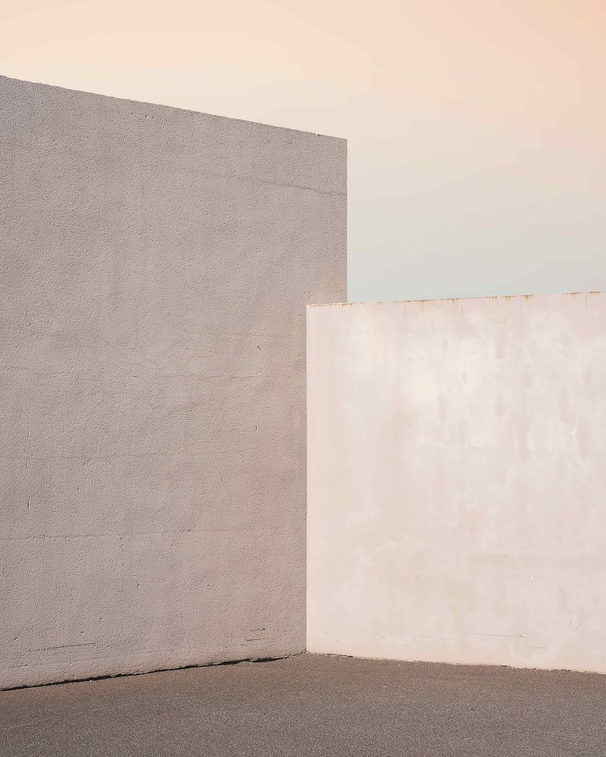 Spatial Visions – An Exploration Of Human Loneliness With A Visual Atmosphere Spatial Visions – An Exploration Of Human Loneliness With A Visual Atmosphere