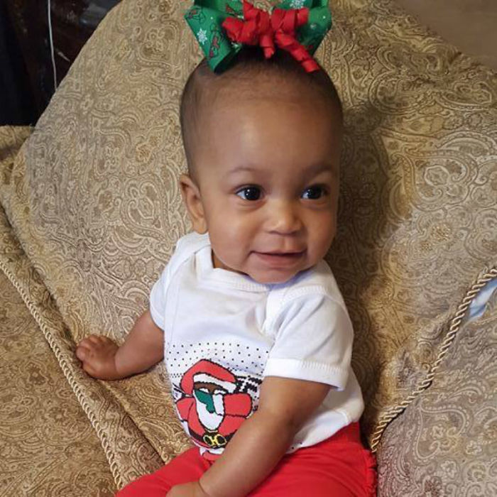 Loving Father Takes His Daughter On A Virtual Rollercoaster Ride In A Laundry Basket, And Her Reaction Is The Best