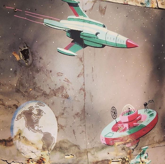 39 Times People Discovered Surprising Things Left Inside Buildings By Previous Owners 39 Times People Discovered Surprising Things Left Inside Buildings By Previous Owners