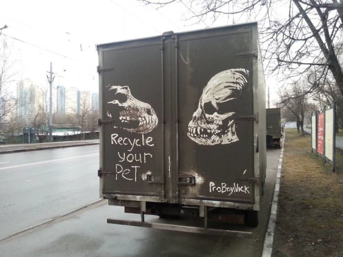 Dirty Car Owners Find Their Cars “Vandalized” In The Most Unexpected Way, And Your Car May Be Next (New Pics) Dirty Car Owners Find Their Cars “Vandalized” In The Most Unexpected Way, And Your Car May Be Next (New Pics)