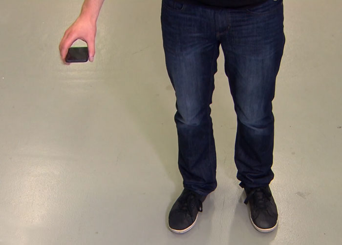 Genius Student Invents “Mobile Airbag” That Deploys When You Drop Your Phone, Tries It With His Phone Genius Student Invents “Mobile Airbag” That Deploys When You Drop Your Phone, Tries It With His Phone
