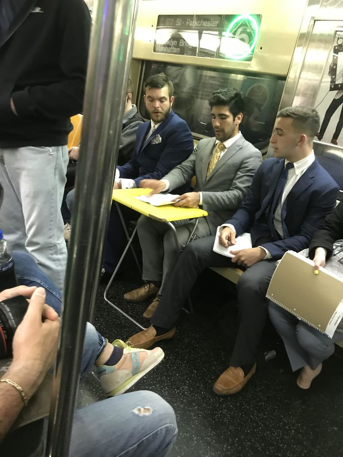 104 Times People Had To Look Twice To Understand What They Were Seeing On The Subway