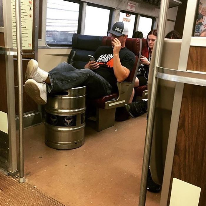 104 Times People Had To Look Twice To Understand What They Were Seeing On The Subway