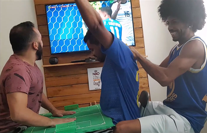 Guys Help Blind And Deaf Friend ‘Watch’ Word Cup And It Melts Everyones’ Hearts Guys Help Blind And Deaf Friend ‘Watch’ Word Cup And It Melts Everyones’ Hearts