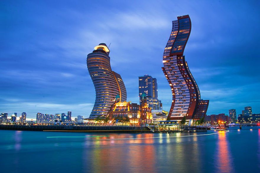 I Create Different, Distorted World