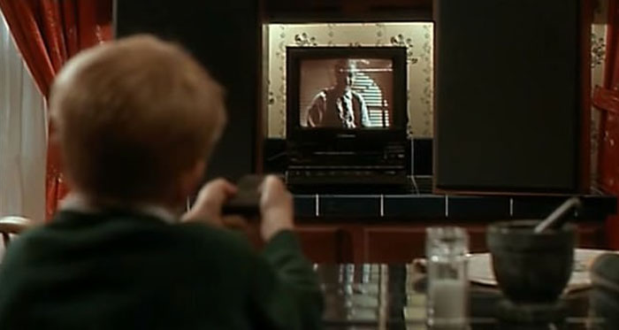 Somebody Compares &#8216;Home Alone&#8217; 1990 Vs 2018 Ad Side By Side, And People Notice Macaulay Culkin Looks Healthy