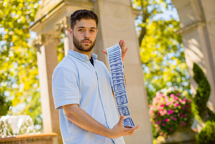 This Magician Made Treats Disappear And Shelter Dogs&#8217; Reactions Will Crack You Up