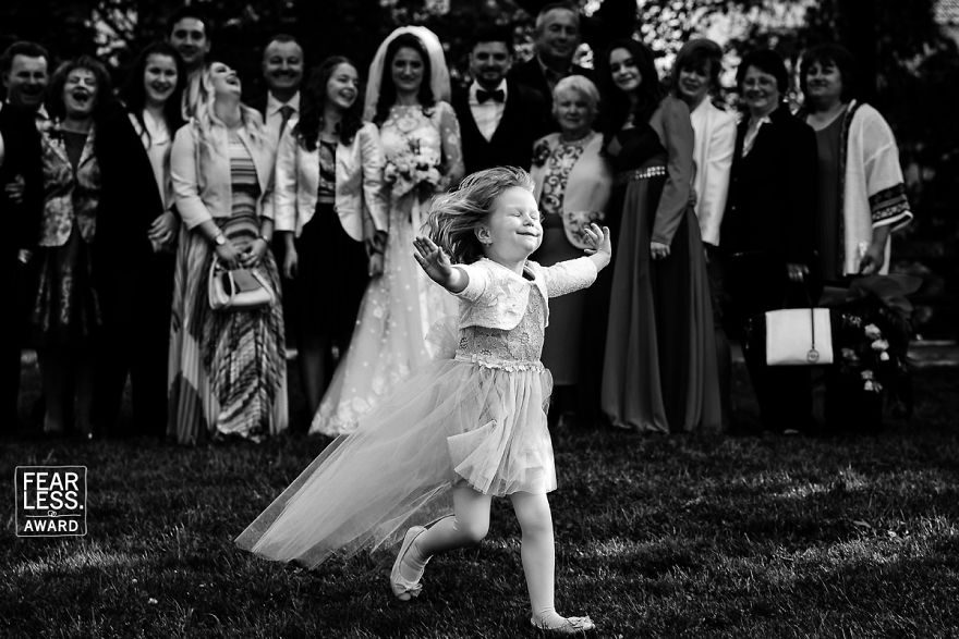 The Best Wedding Photos Of 2018 Show What Happens When You Pay For A Good Photographer