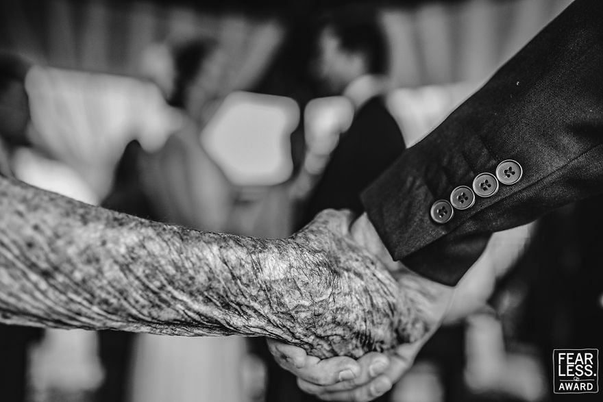 The Best Wedding Photos Of 2018 Show What Happens When You Pay For A Good Photographer