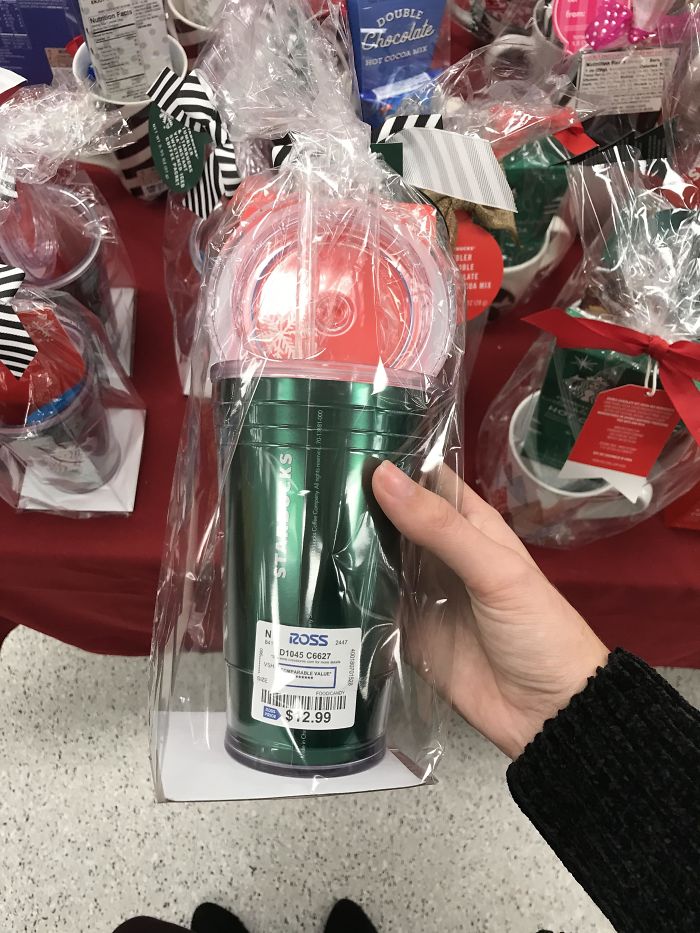 50 Hilariously Inappropriate Christmas Design Fails