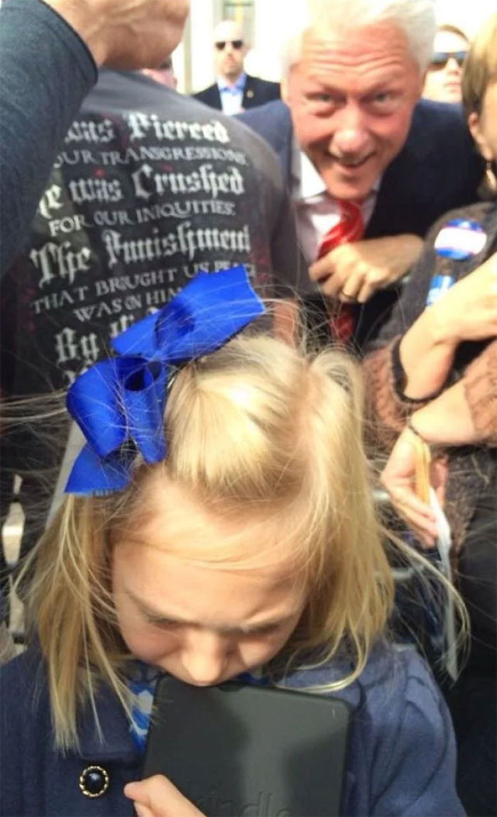 27 Times Celebrities Photobombed Ordinary People 27 Times Celebrities Photobombed Ordinary People