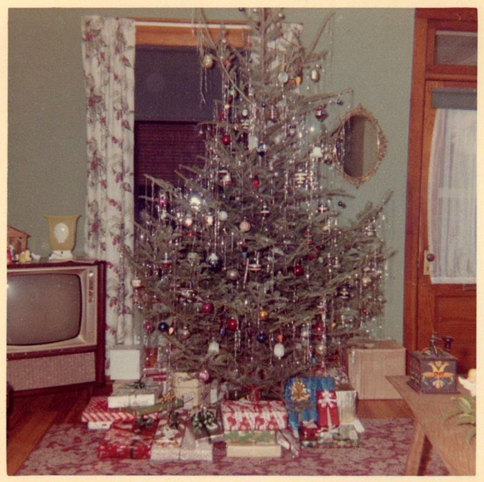 50 Photos Of Christmas Home Decor In The 1950s And 1960s Show How Much Things Have Changed 50 Photos Of Christmas Home Decor In The 1950s And 1960s Show How Much Things Have Changed