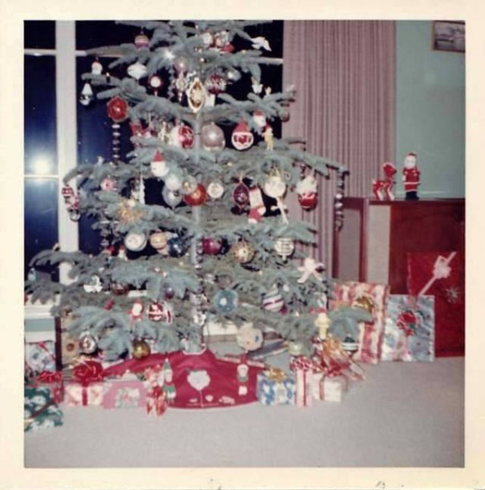 50 Photos Of Christmas Home Decor In The 1950s And 1960s Show How Much Things Have Changed 50 Photos Of Christmas Home Decor In The 1950s And 1960s Show How Much Things Have Changed