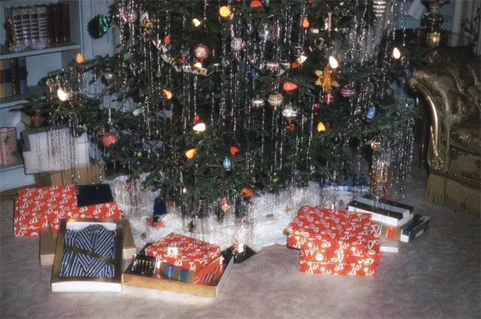 50 Photos Of Christmas Home Decor In The 1950s And 1960s Show How Much Things Have Changed 50 Photos Of Christmas Home Decor In The 1950s And 1960s Show How Much Things Have Changed