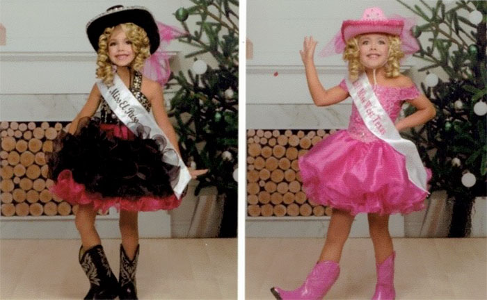 Family Sends The Most Awkward Christmas Cards For 16 Years, And It’s Too Funny