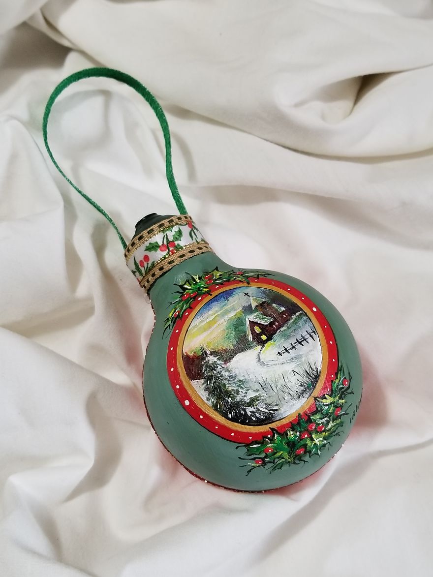 I Transform Burnt Out Light Bulbs Into Christmas Ornaments I Transform Burnt Out Light Bulbs Into Christmas Ornaments