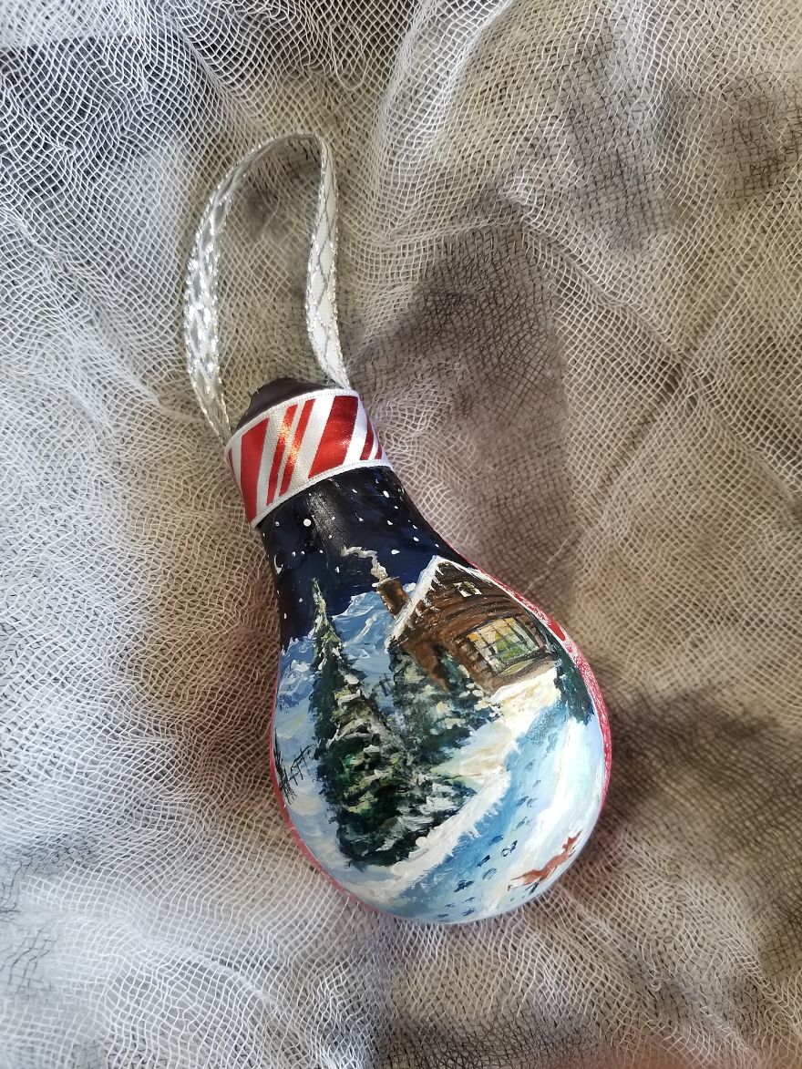 I Transform Burnt Out Light Bulbs Into Christmas Ornaments I Transform Burnt Out Light Bulbs Into Christmas Ornaments