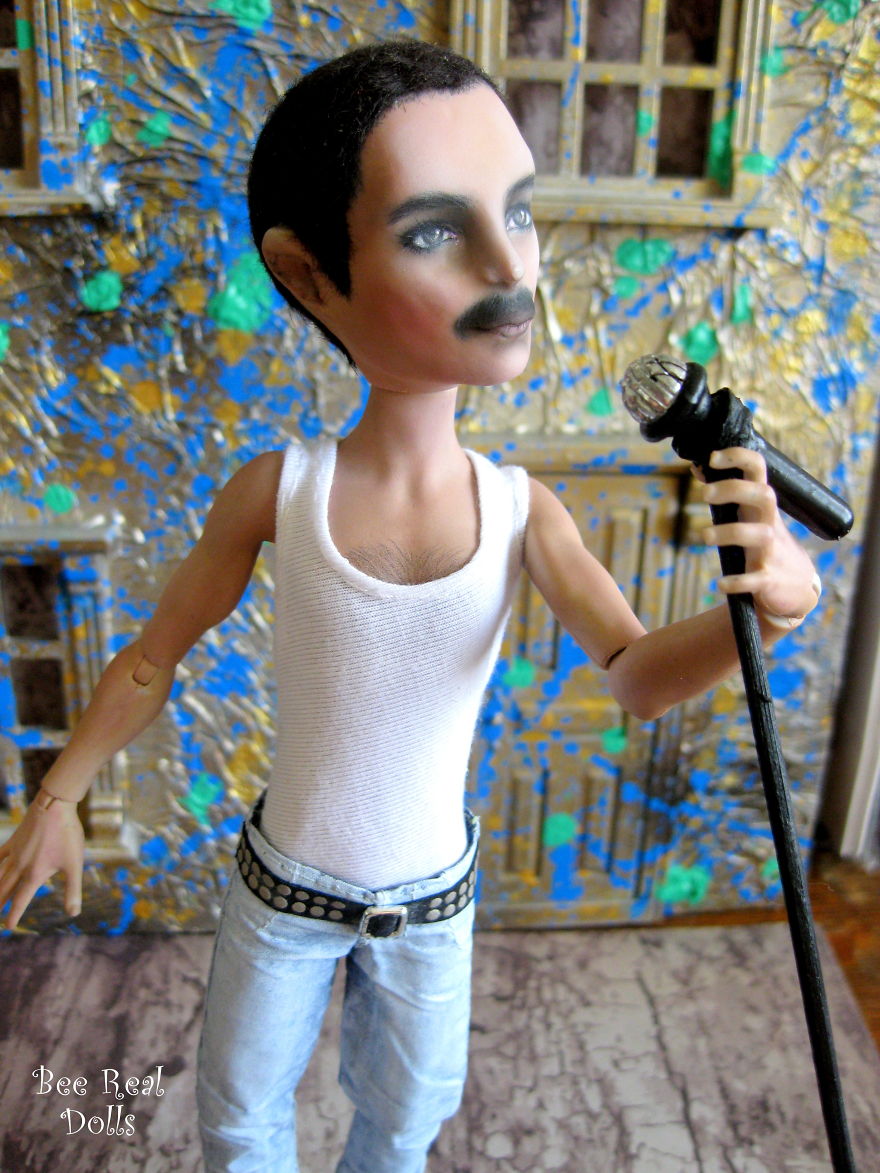 I Personalize, Re-Sculpt And Recycle Pre-Loved Dolls Into Famous People I Personalize, Re-Sculpt And Recycle Pre-Loved Dolls Into Famous People