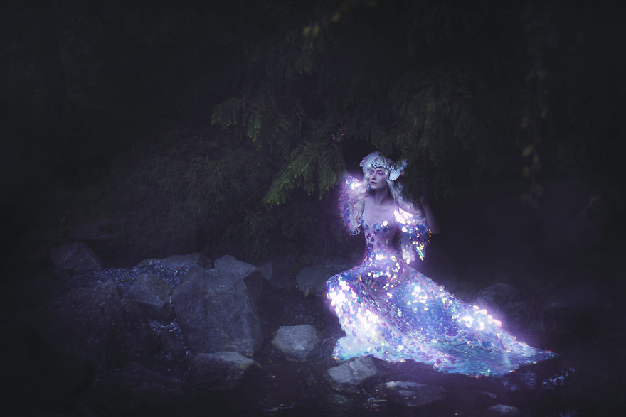 I Created A Dark Fantasy Photography Series About Mermaids Forced To Live On Land I Created A Dark Fantasy Photography Series About Mermaids Forced To Live On Land