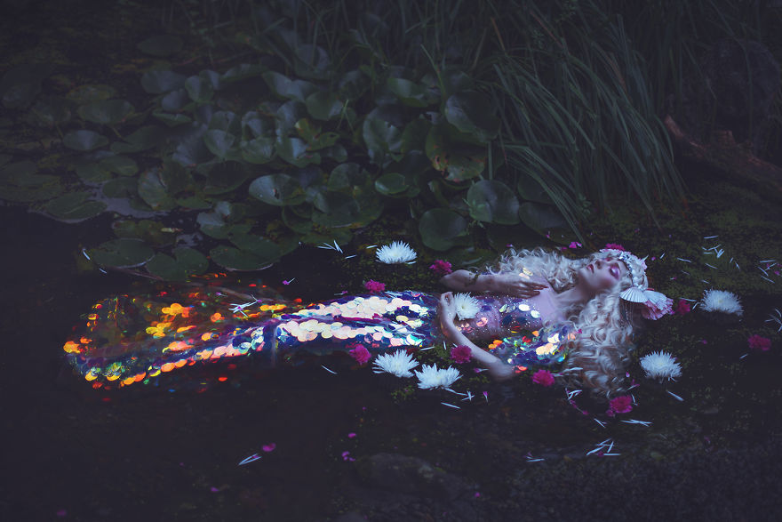 I Created A Dark Fantasy Photography Series About Mermaids Forced To Live On Land I Created A Dark Fantasy Photography Series About Mermaids Forced To Live On Land
