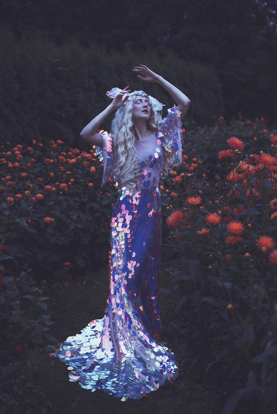 I Created A Dark Fantasy Photography Series About Mermaids Forced To Live On Land I Created A Dark Fantasy Photography Series About Mermaids Forced To Live On Land