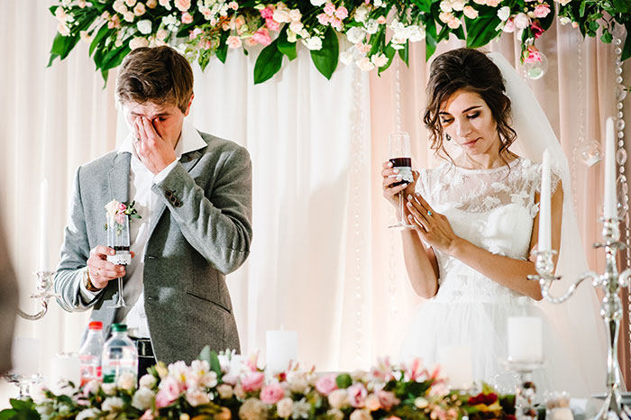 Woman Receives Screenshots Of Fiancé’s Affair Texts Just Before Wedding, Reads Them Out Instead Of Vows Woman Receives Screenshots Of Fiancé’s Affair Texts Just Before Wedding, Reads Them Out Instead Of Vows