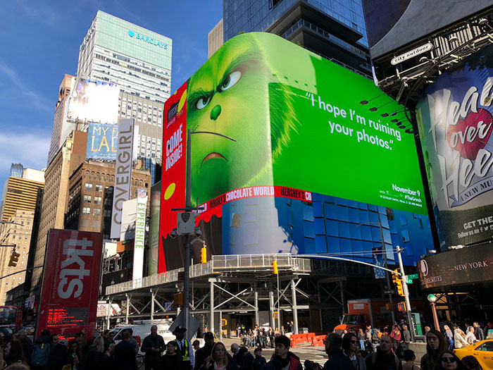 This Billboard Campaign To Promote The New Grinch Movie Is Hilariously Roasting Various Cities Of America This Billboard Campaign To Promote The New Grinch Movie Is Hilariously Roasting Various Cities Of America